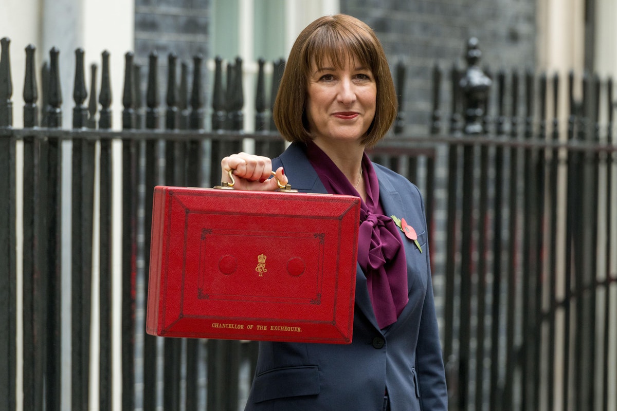Rachel Reeves with the Budget briefcase